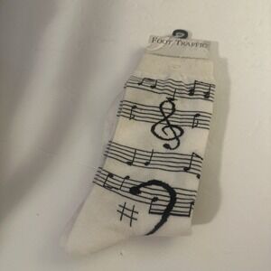 FOOT TRAFFIC Women's White-Black Music Note Print Crew Socks SZ 4-10